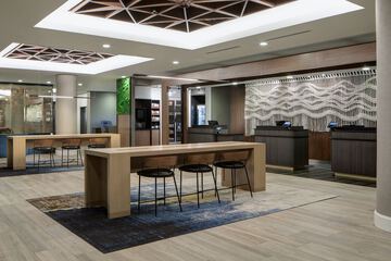 Pet Friendly Courtyard by Marriott Chicago Downtown River North in Chicago, Illinois
