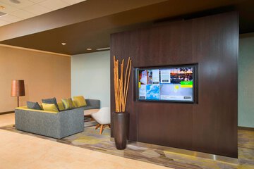 Pet Friendly Courtyard by Marriott Redwood City in Redwood City, California