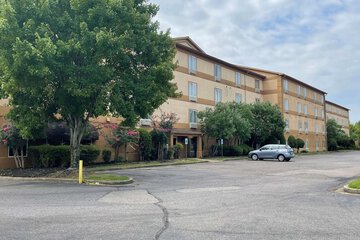 Pet Friendly Baymont by Wyndham Memphis I 240 in Memphis, Tennessee