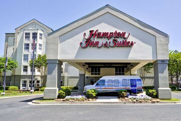 Pet Friendly Hampton Inn & Suites Memphis East in Memphis, Tennessee