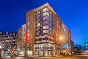Pet Friendly Hampton Inn & Suites Madison / Downtown in Madison, Wisconsin