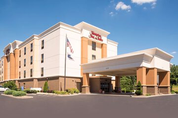 Pet Friendly Hampton Inn & Suites Mansfield South at I 71 in Mansfield, Ohio
