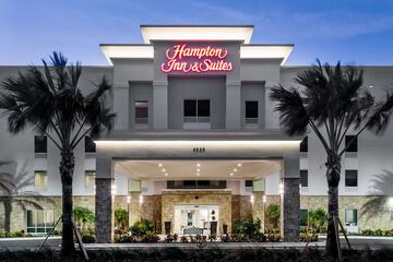 Pet Friendly Hampton Inn & Suites West Melbourne Palm Bay Road in Melbourne, Florida