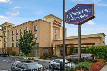 Pet Friendly Hampton Inn & Suites Tacoma in Tacoma, Washington