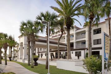 Pet Friendly Hampton Inn & Suites St. Augustine Vilano Beach in Saint Augustine, Florida