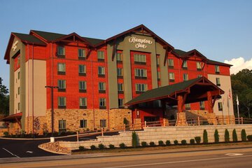 Pet Friendly Hampton Inn Pigeon Forge in Pigeon Forge, Tennessee