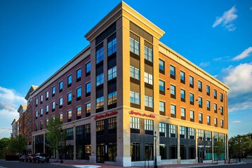 Pet Friendly Hampton Inn & Suites Portsmouth Downtown in Portsmouth, New Hampshire