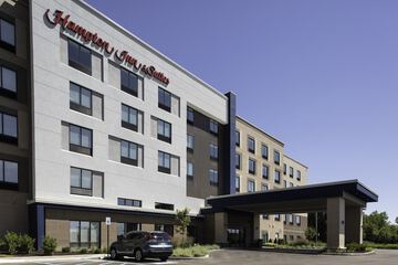 Pet Friendly Hampton Inn & Suites Indianapolis West Speedway in Indianapolis, Indiana