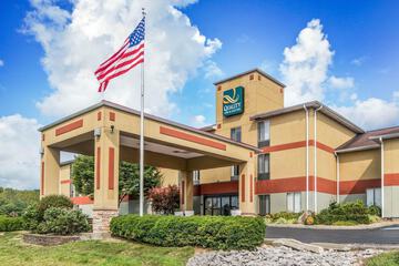 Pet Friendly Quality Inn & Suites in Lawrenceburg, Indiana