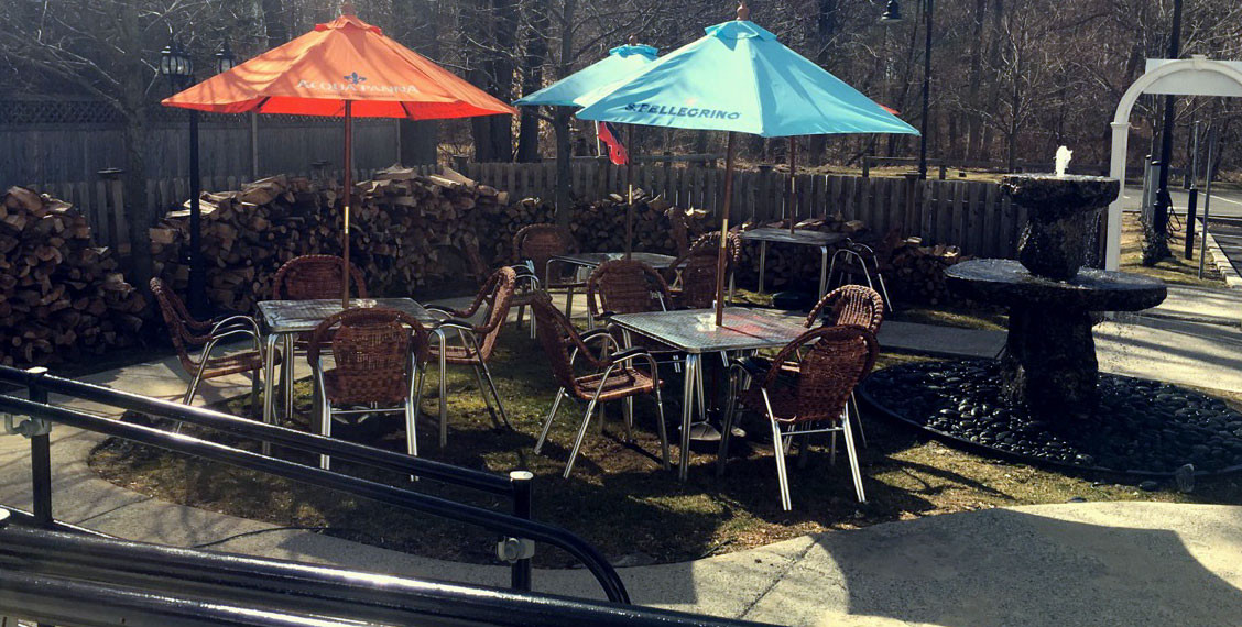 Pet Friendly Smoky Rock BBQ in Rhinebeck, NY