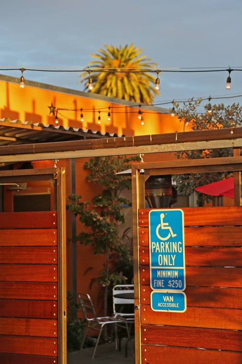 Pet Friendly Stella Nonna Restaurant & Bar in Berkeley, California