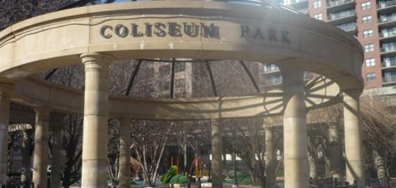 Pet Friendly Coliseum Dog Park in Chicago, IL