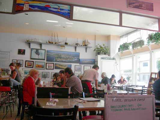 Pet Friendly Lighthouse Deli in San Pedro, CA