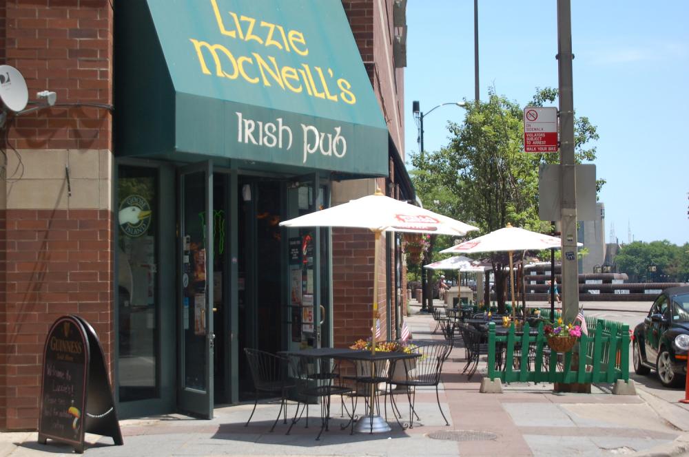 Pet Friendly Lizzie McNeill's Irish Pub in Chicago, IL