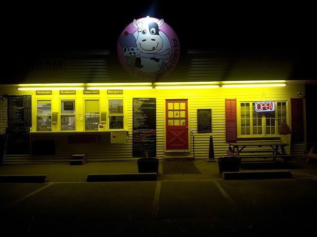 Pet Friendly Dipsey Doodle Dairy Bar in Northfield, NH