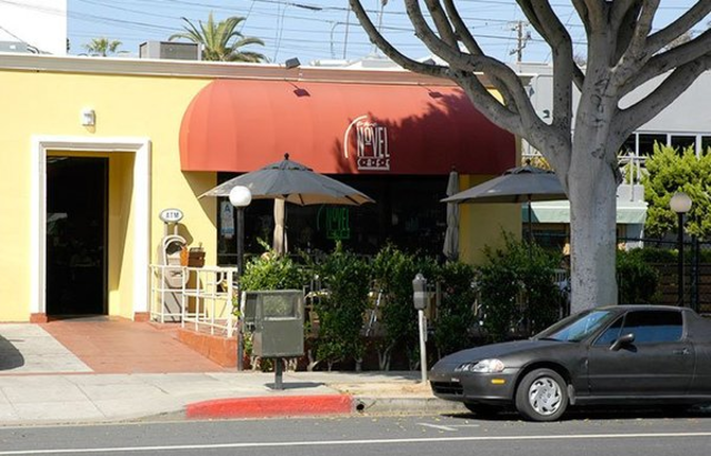 Pet Friendly Novel Cafe and Pizzeria Main Street in Santa Monica, CA