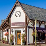 Pet Friendly Village Green Restauranta in Ridgewood, NJ