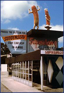 Pet Friendly Superdawg Drive-In in Chicago, IL