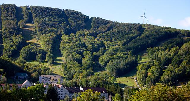 Pet Friendly Jiminy Peak Mountain Resort in Hancock, ME