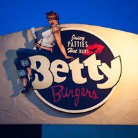 Pet Friendly Betty Burgers Eastside in Santa Cruz, CA