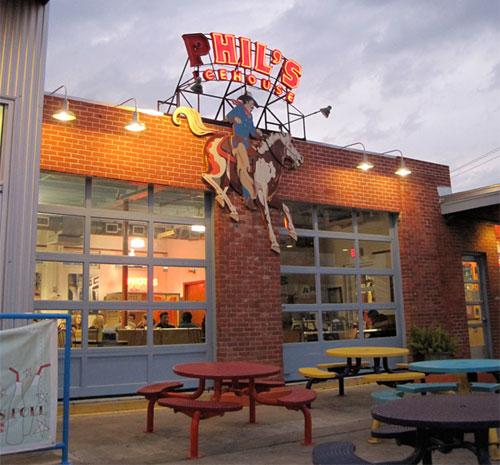 Pet Friendly Phil's Ice House in Austin, TX