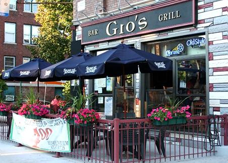 Pet Friendly Gio's Sports Bar in Chicago, IL