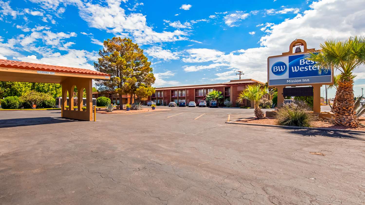 23 Best VERIFIED Pet Friendly Hotels in Las Cruces with Weight Limits