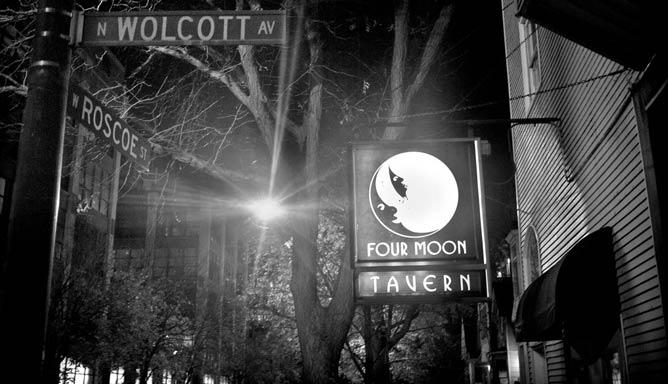 Pet Friendly Four Moon Tavern in Chicago, IL