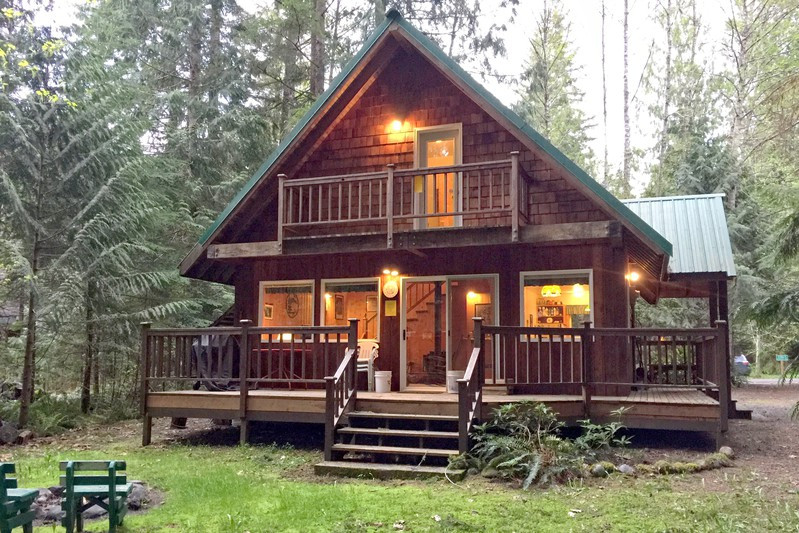 Pet Friendly Mt. Baker Rim Cabin #32 in Maple Falls, Washington