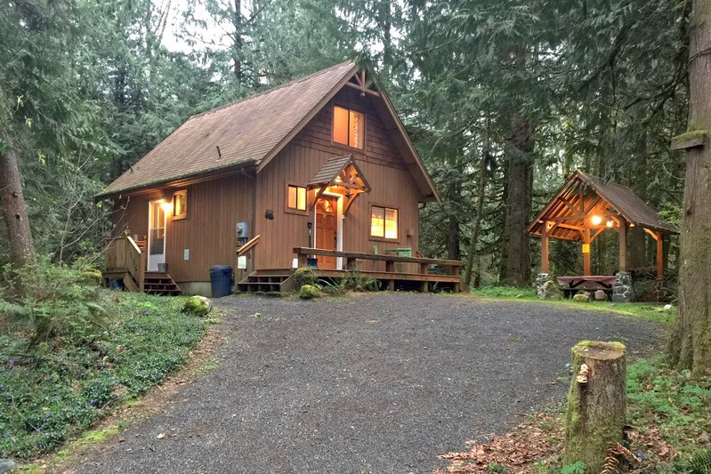 Pet Friendly Mt. Baker Lodging - Cabin #67 in Maple Falls, Washington