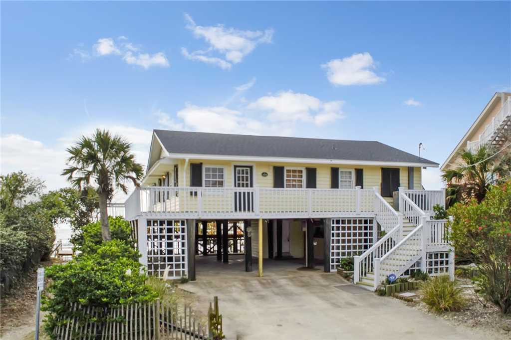 Pet Friendly Clervue Cottage in Folly Beach, South Carolina