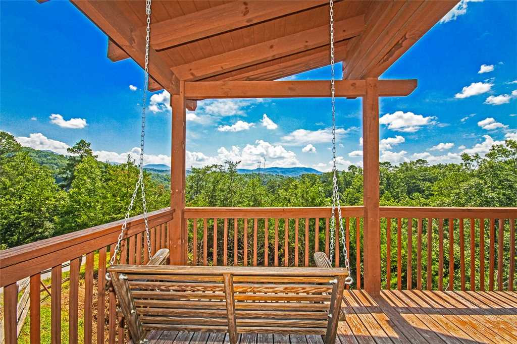 Pet Friendly Harrisons Hideout in Pigeon Forge, Tennessee