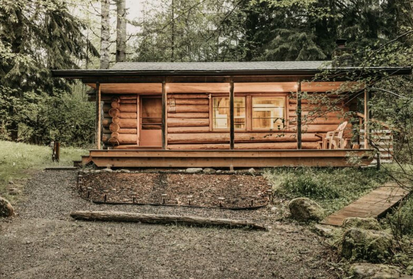 Pet Friendly Glacier Springs Cabin #76 - A Historical Log Cabin - WI-FI in Maple Falls, Washington